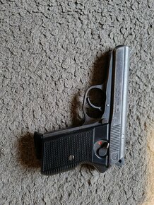 ČZ vzor 70 a CZ52 - 3