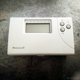 Programovateľný regulátor termostat Honeywell - 3