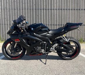 SUZUKI GSX-R 600 K7 - 3