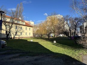 PREDAJ, 2IZBOVÝ BYT, ODBORÁRSKA UL., BRATISLAVA - NOVÉ MESTO - 3