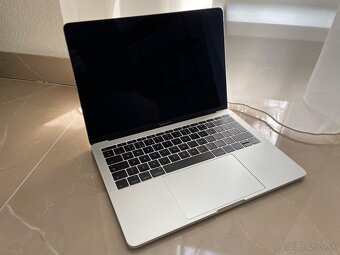 MacBook Pro 13" Silver 2.3 GHz 8GB 128GB - 3