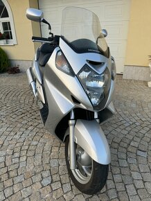 Honda Silver Wing 600 - 3