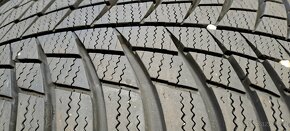 Predám 2ks pekné zimné 205/55r16-91H Bridgestone - 3