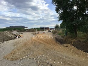 Na predaj stavebný pozemok 1188m2 v obci Madunice okr.... - 3