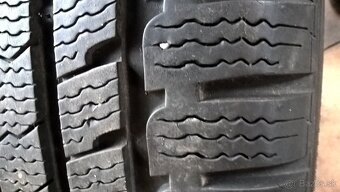 2 ks ZIMNÉ 245/40 R17 95V XL KUMHO cca 7 mm - LEN 45,- €/kus - 3