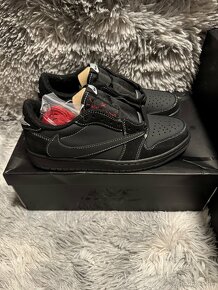 Jordan 1 Low Travis Scott Phantom - 3