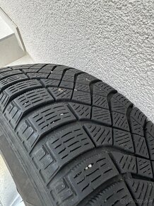 Zimna Sada 215/65 R17 PIRELI - 3