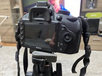 Nikon D3200 + statív Manfrotto - 3