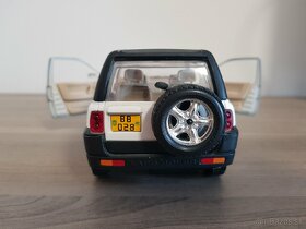 Model 1:24 Landrover freelander - 3