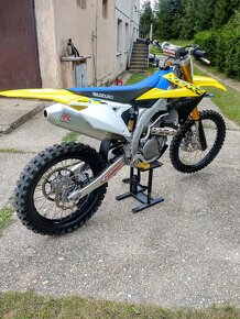 Suzuki RMZ 450 - 3