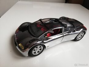 1:18  Audi Avus quattro  - Revell - 3