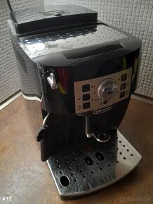 DeLonghi Magnifica S Automatický kávovar
 - 3