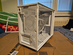 PC skrinka ASUS Prime AP201 biela so sklenenou bocnicou - 3