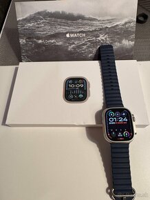 Apple Watch Ultra 2 49 mm titánové puzdro s modrým oceánskym - 3