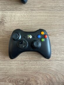 XBOX 360 (cracknutý) + 2x ovládač - 3