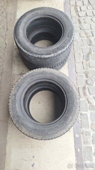 225/65 r 16 C  michellin - 3