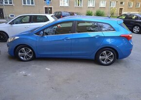 Hyundai i30 1.6VYŠŠÍ VÝBAVA-1.maj.NÍZKÉ KM - 3