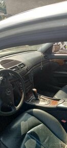 Dobrý mám na predaj mercedes e270 w211auto je nepojazne - 3