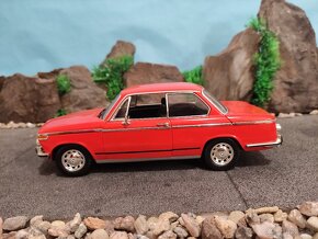 prodám model 1:18 BMW 2002 Tii - 3