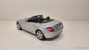 1:18 MERCEDES-BENZ SLK 2004 - 3