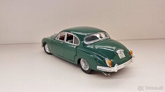 1:18 JAGUAR MARK II - 3