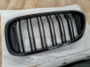 CIERNA MASKA GRIL BMW rad 5 model G30 G31 G38 2017 - 2020 - 3