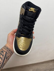 NIKE Jordan Retro High Gold metallic Gold 40 - 3