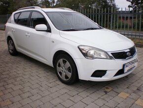 Kia Ceed SW 1,6TDi 66kW M6 r.2010 - 3