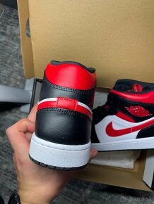 Jordan 1 Mid Alternate Bred 44 - 3