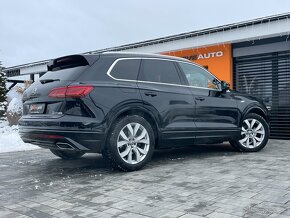 Volkswagen Touareg R-Line 3.0 TDi V6 4Motion DSG Nočné viden - 3