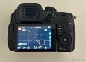 Panasonic Lumix GH5 + dummy battery + 8 baterii + VILTROX EF - 3