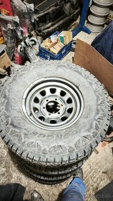 285/75 r16 - 3