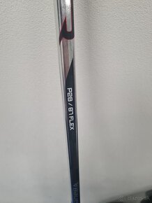 Hokejka Bauer hyperlite flex 87, zahnutie P28 - 3