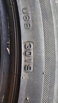 235/40 r19 - 3