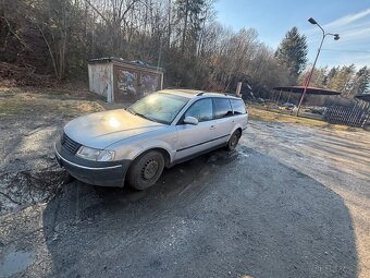 Volkswagen Passat 1.9 tdi 81kw Rozpredam na náhradné diely - 3