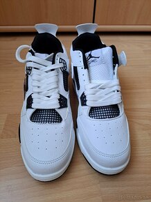 Jordan 4 Military Black - 3