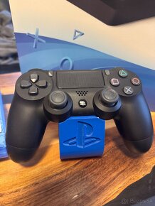 PS4 Slim 500gb AKO NOVÉ + 2x ovládač + 6 hier - 3