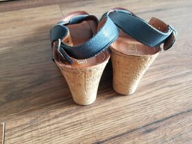 kožené sandále na platforme - 3