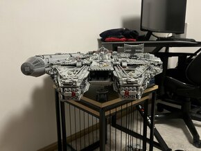 LEGO Star Wars Millennuim Falcon 75192 - 3