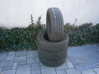 Predám 4x letné pneu Michelin 215/60 R17 96HXL - 3