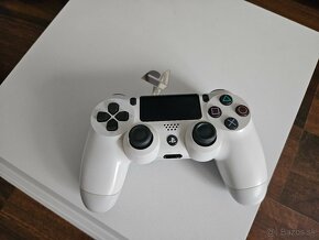 Predám PS4 Pro 1Tb white - 3