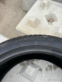 PIRELLI 275/40 R22 M+S - 3