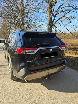 Predám Toyota RAV4 Hybrid 4x4 - 3