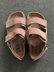Dievčenské kožené sandálky 26 - 3