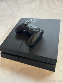 Playstation 4 - 3