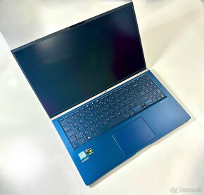 ASUS ZenBook 15 UX533FD - Intel i7 - 16GB RAM - 3