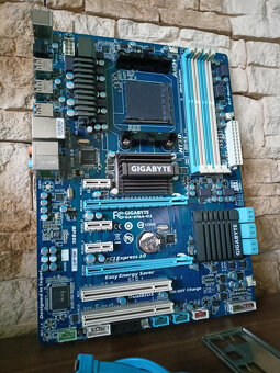 GIGABYTE GA-970A-D3 - AMD 970, socket AM3+ , podpora AMD FX - 3