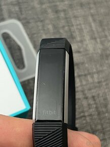 Fitbit Alta HR - 3