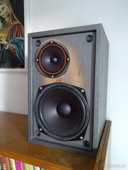 Tesla Studio 1135A - 3