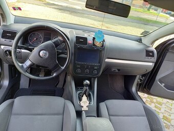 VW Golf 5 - 3